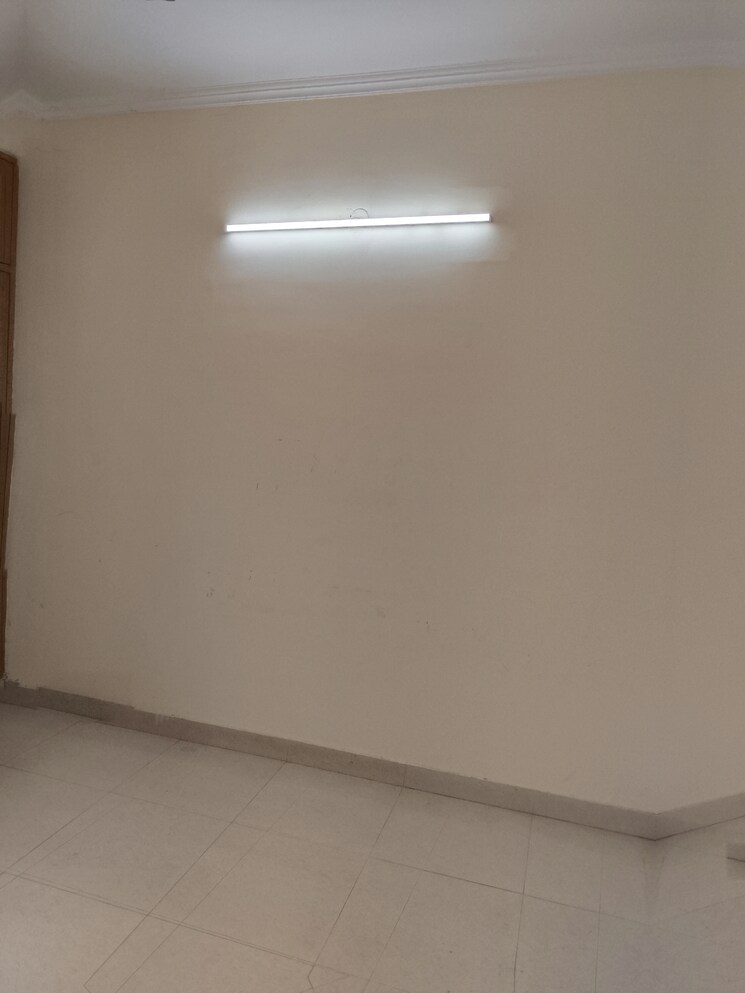 Room, green fields colony 3 Bedroom 1400 Sq.Ft. Builder Floor In Green Fields Colony Faridabad 8850527