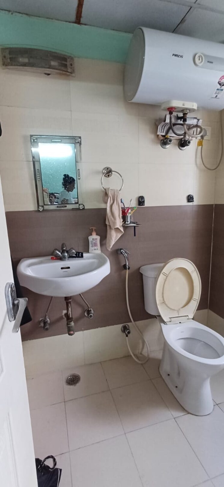 Bathroom, maxblis-white-house 2 Bedroom 990 Sq.Ft. Apartment In Sector 75 Noida 8850540