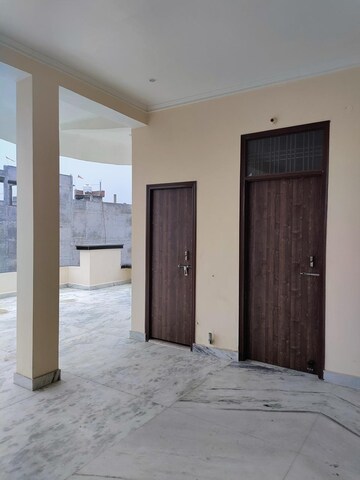 Room in 2 BHK Independent House at Kursi Road – for Rent