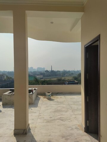 Room in 2 BHK Independent House at Kursi Road – for Rent