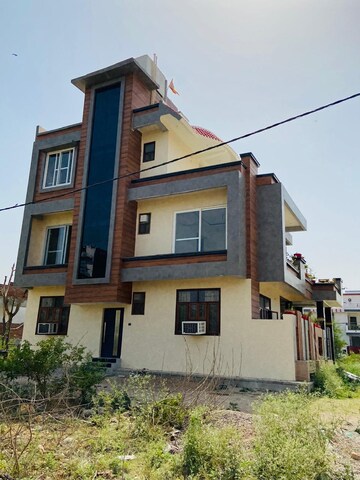 2 BHK Independent House – Exterior View View at Kursi Road - for Rent