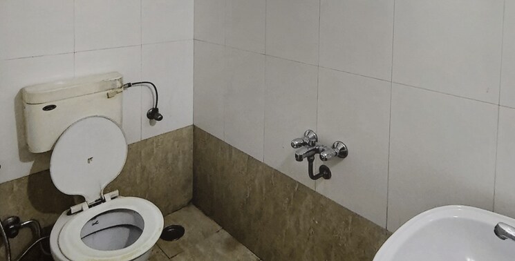 Bathroom, thane west Pg For Boys In Thane West 8850546