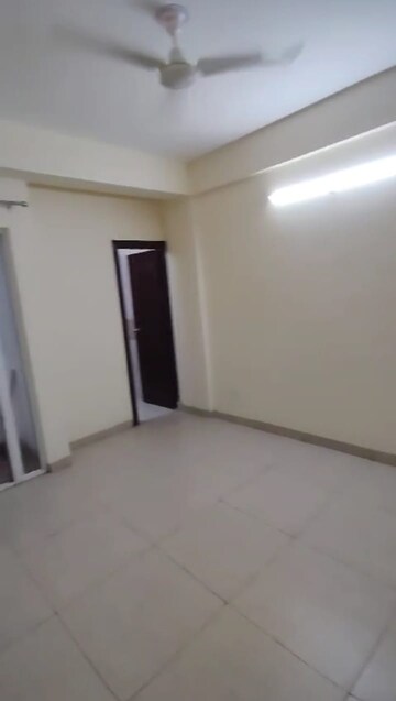 Room in 2.5 BHK Independent House at Wave Prime Floors, Wave City – for Rent