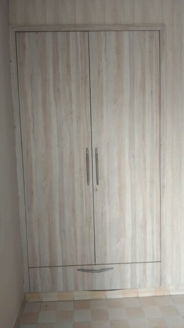 Furnished Amenities in 2 BHK Apartment at BPTP Princess Park, Sector 86 – for Rent