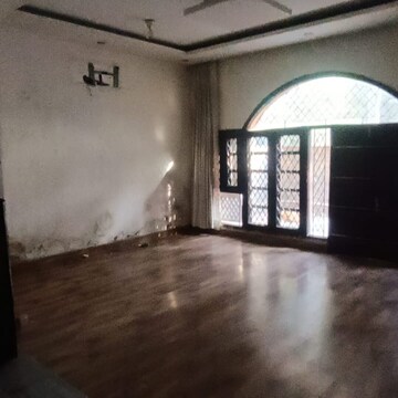 Room in 5 BHK Independent House at The Nest Noida, Sector 31 – for Sale