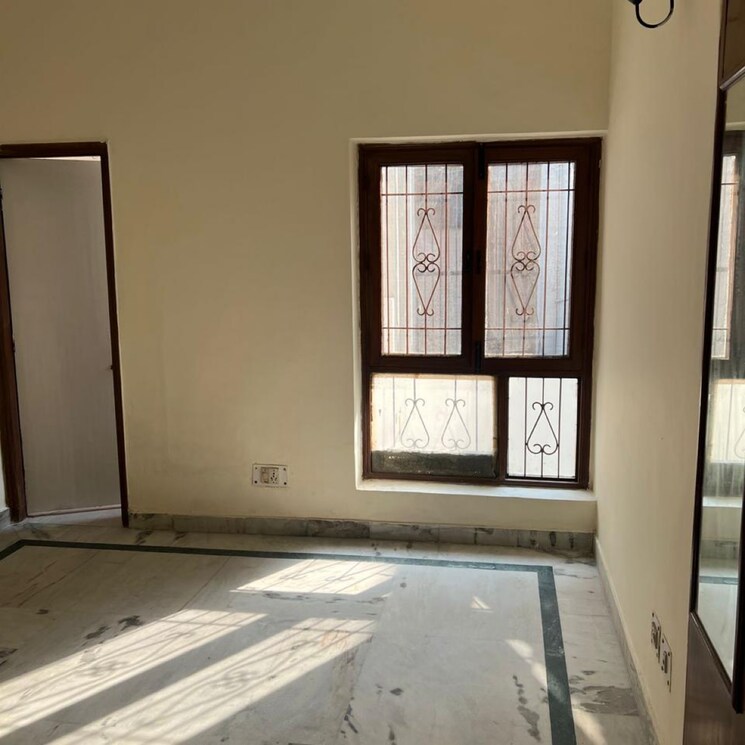 Room, the-nest-noida 5 Bedroom 250 Sq.Mt. Independent House In Sector 31 Noida 8850678