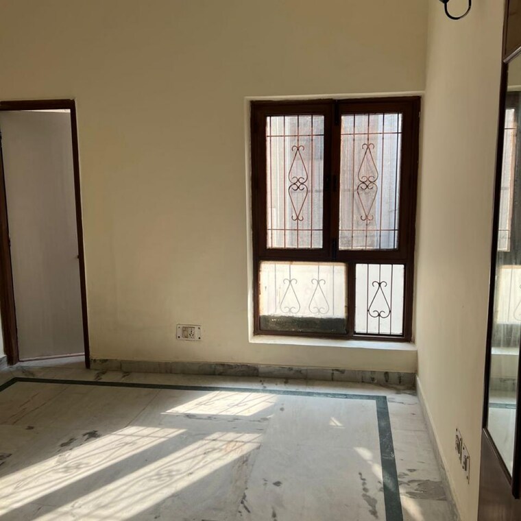 Room, the-nest-noida 5 Bedroom 250 Sq.Mt. Independent House In Sector 31 Noida 8850678