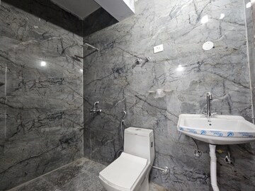 Bathroom in 1 BHK Builder Floor at Saket – for Rent