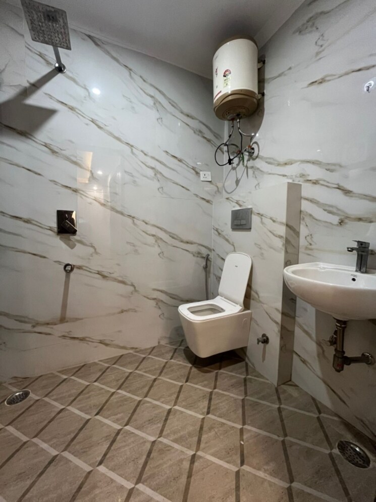 Bathroom, saket 3 Bedroom 1150 Sq.Ft. Builder Floor In Saket Delhi 8850675