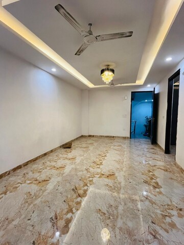 Room in 3 BHK Builder Floor at Saket – for Rent