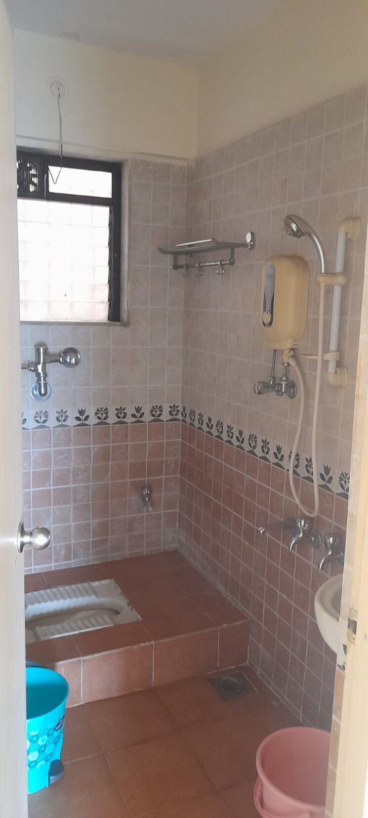 Bathroom, raunak-tower 2 Bedroom 850 Sq.Ft. Apartment In Pokhran Road No One Thane 8850702