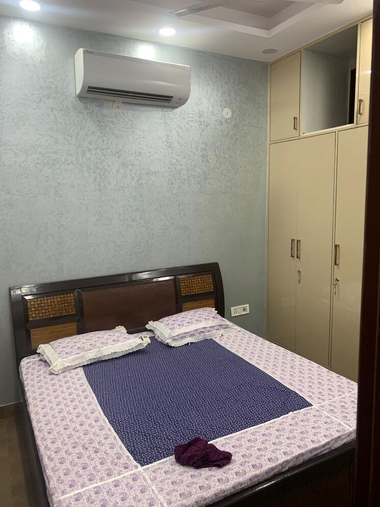 Bedroom, tagore garden 2 Bedroom 150 Sq.Yd. Builder Floor In Tagore Garden Delhi 8850733