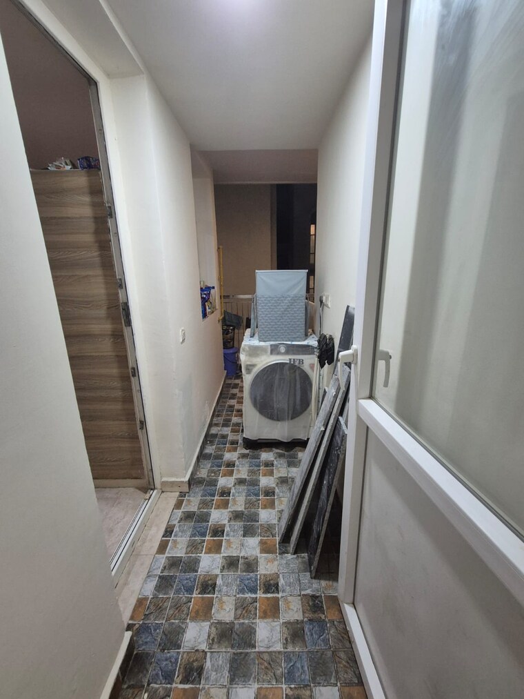 Balcony, mi-rustle-court 3.5 Bedroom 2350 Sq.Ft. Apartment In Gomti Nagar Lucknow 8850737