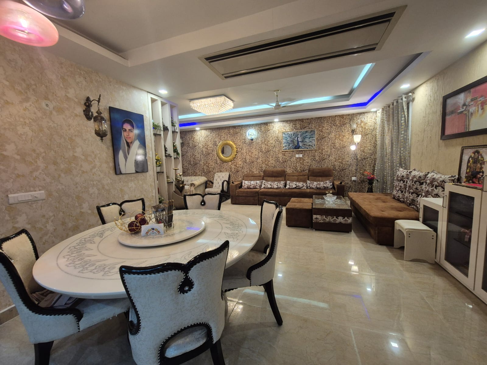 3.5 BHK + Servant Room Apartment For Sale in MI Rustle Court