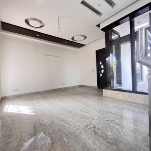 Room in 5 BHK Independent House at RWA Apartments Sector 47, Sector 47 – for Sale