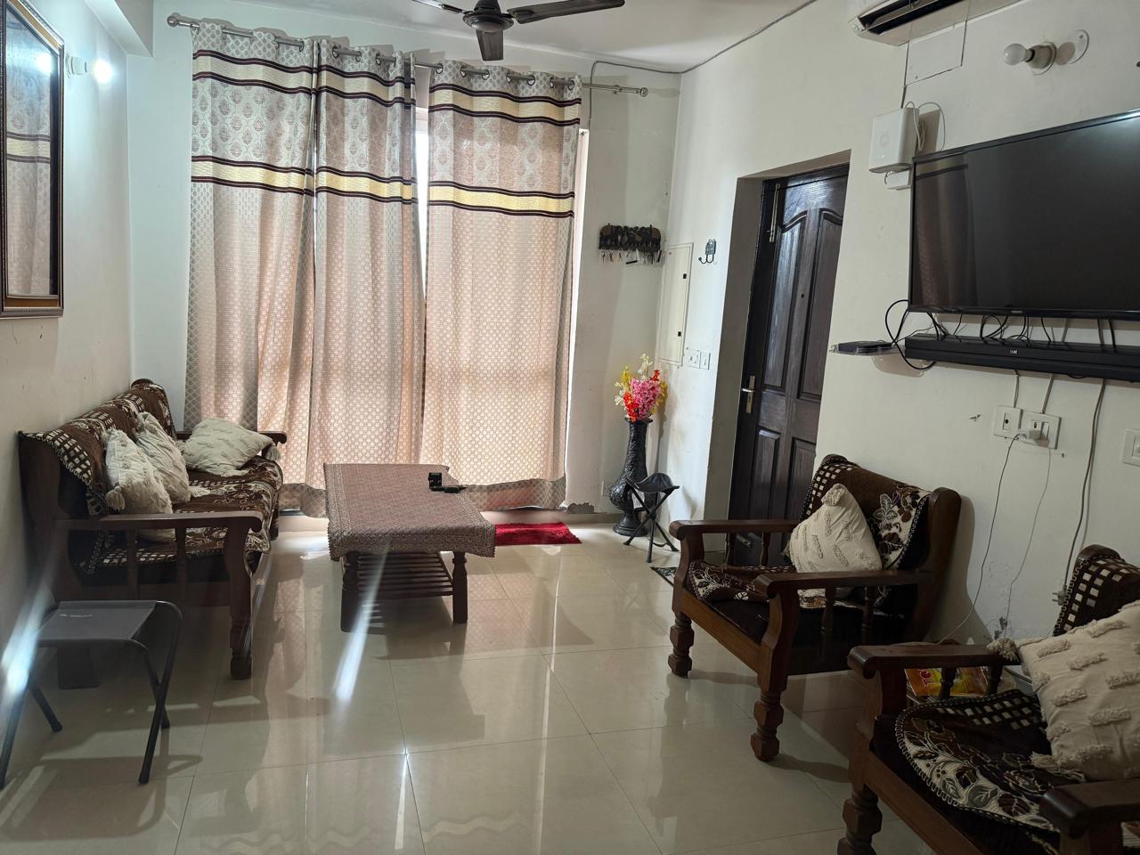 3 BHK 180 Sq.Yd. Apartment in Bptp Park Floors I