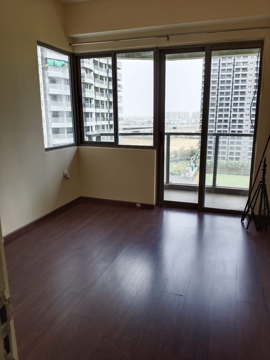 3.5 BHK + Servant Room,Study Room Apartment For Sale in Solutrean Caladium