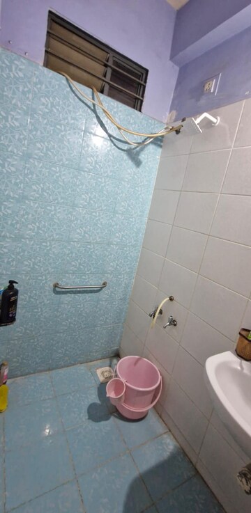 Bathroom in 1.5 BHK Apartment at Vejalpur – for Rent