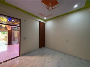 Room in 2 BHK Builder Floor at Sector 35 – for Sale