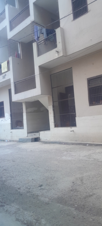 1.5 BHK + Pooja Room Builder Floor For Rent in SRS Apartments