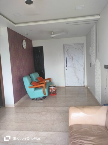 Room in 2 BHK Apartment at Kalpataru Paramount, Kapur Bawdi – for Sale