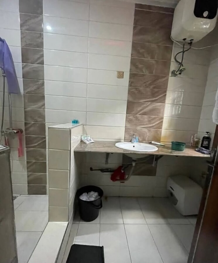 Bathroom, sector 31 2 Bedroom 1800 Sq.Ft. Builder Floor In Sector 31 Faridabad 8850971