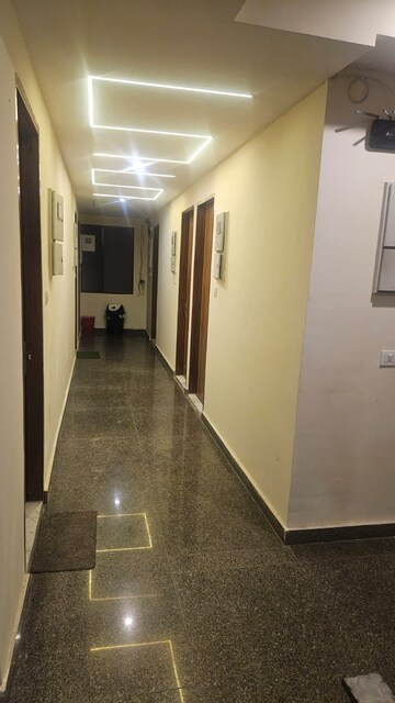 Building Lobby in 1 BHK Apartment at DLF Pink Town House, Dlf City Phase 3 – for Rent