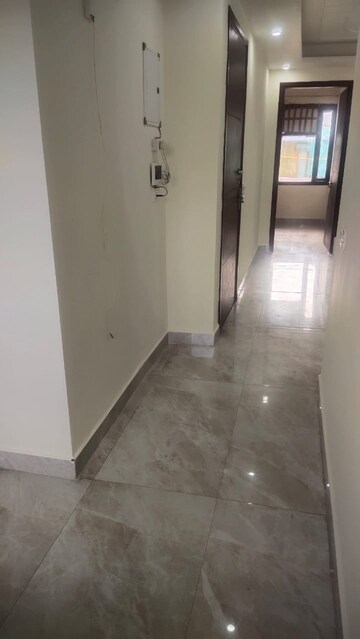 Building Lobby in 2.5 BHK Builder Floor at Sector 23 – for Rent