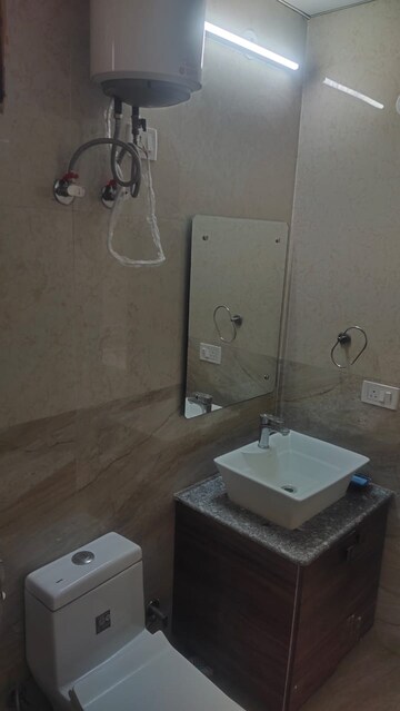 Bathroom in 2.5 BHK Builder Floor at Sector 23 – for Rent