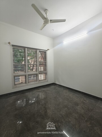Room in 3 BHK Builder Floor at Hsr Layout – for Rent