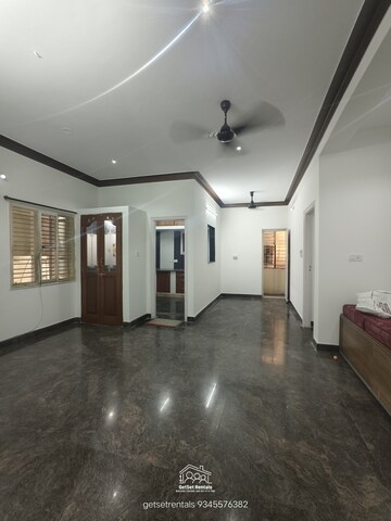 Room in 3 BHK Builder Floor at Hsr Layout – for Rent