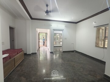 Room in 3 BHK Builder Floor at Hsr Layout – for Rent