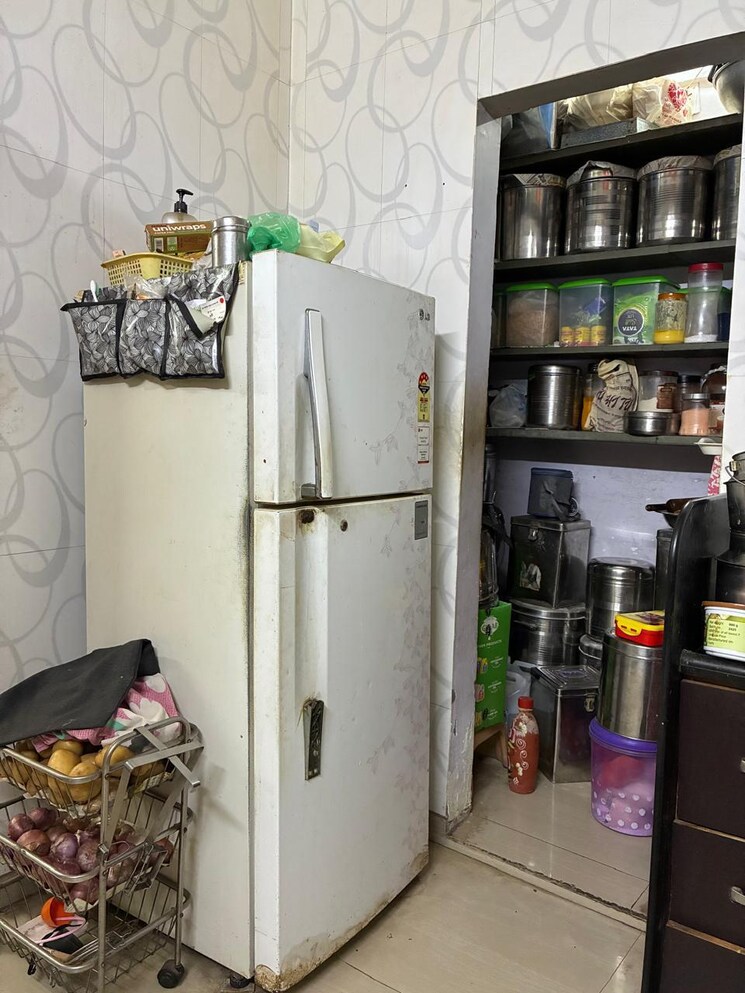 Other, satellite 3 Bedroom 2000 Sq.Ft. Apartment In Satellite Ahmedabad 8851022