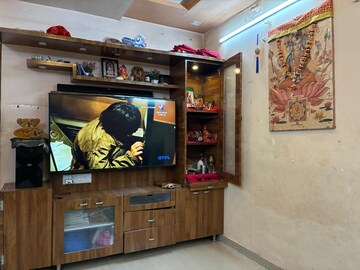 Room in 3 BHK Apartment at Satellite – for Rent
