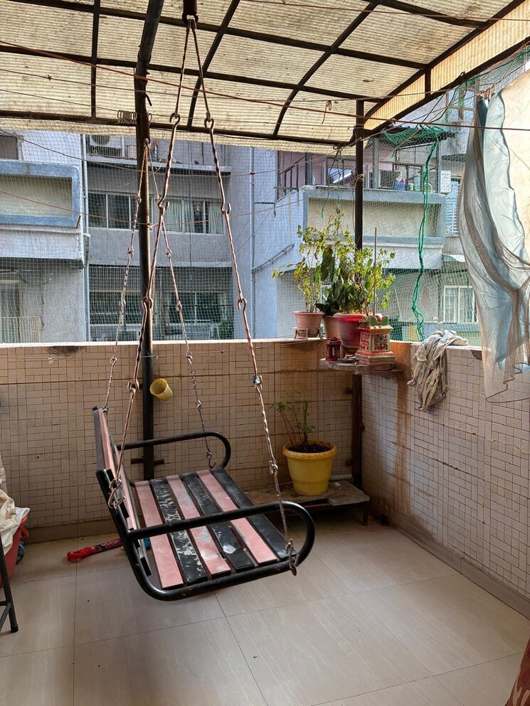 Balcony, satellite 3 Bedroom 2000 Sq.Ft. Apartment In Satellite Ahmedabad 8851022