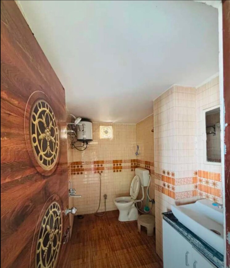 Washroom, bagmugaliya Commercial Shop 1000 Sq.Ft. In Bagmugaliya Bhopal 8851034