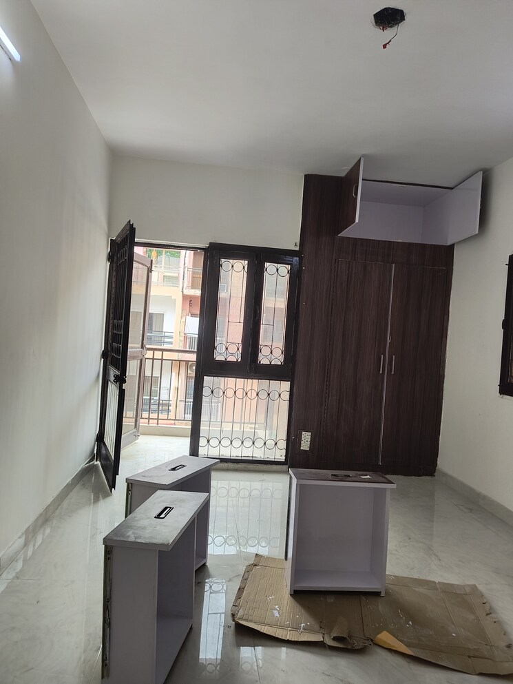 Bedroom, sarita vihar 2.5 Bedroom 1300 Sq.Ft. Apartment In Sarita Vihar Delhi 8851049