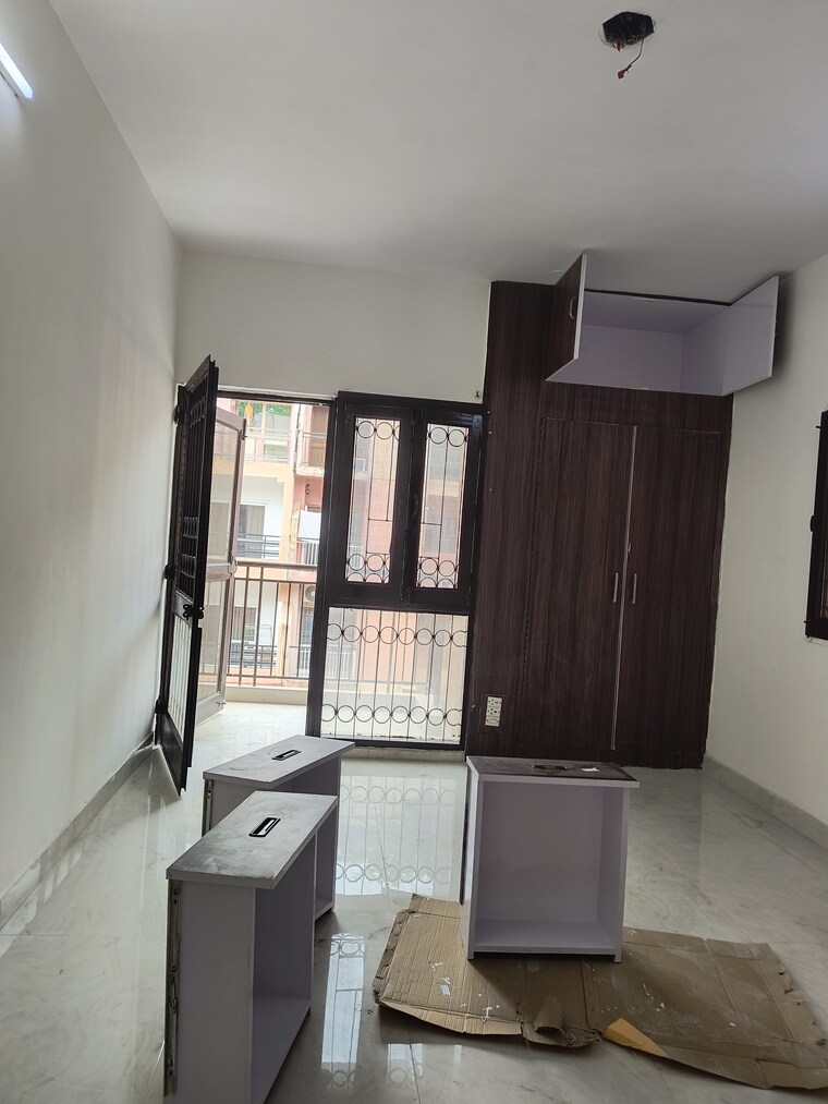 Bedroom, sarita vihar 2.5 Bedroom 1300 Sq.Ft. Apartment In Sarita Vihar Delhi 8851049