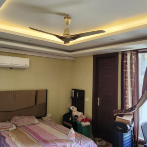 Bedroom in 3 BHK Builder Floor at DLF Imperial Residences, Sector 26 – for Sale