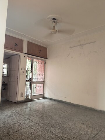 Room in 2 BHK Apartment at Sarita Vihar – for Rent