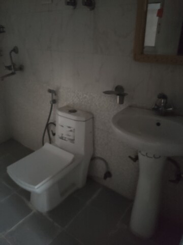 Bathroom in 2.5 BHK Apartment at Gardenia Golf City, Sector 75 – for Sale