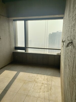 Room in 5 BHK Apartment at Lodha Trump Tower, Worli – for Sale