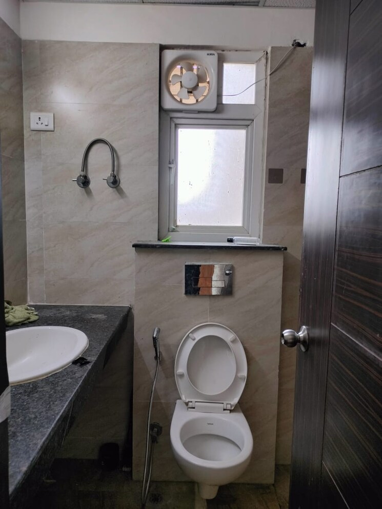 Bathroom, mahagun-mywoods 3 Bedroom 721 Sq.Ft. Apartment In Sector 16c Greater Noida Greater Noida 8851125