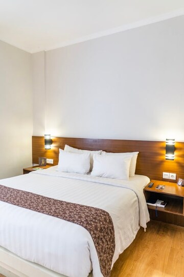 Bedroom in 3 BHK Apartment at Lodha Divino, Matunga East – for Sale