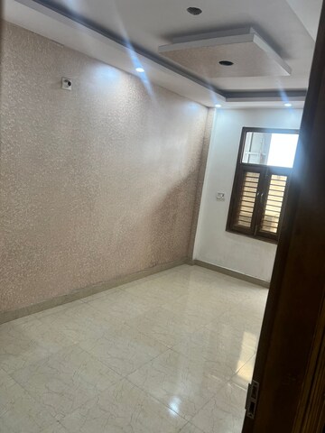 Room in 2.5 BHK Builder Floor at Krishna Park – for Sale