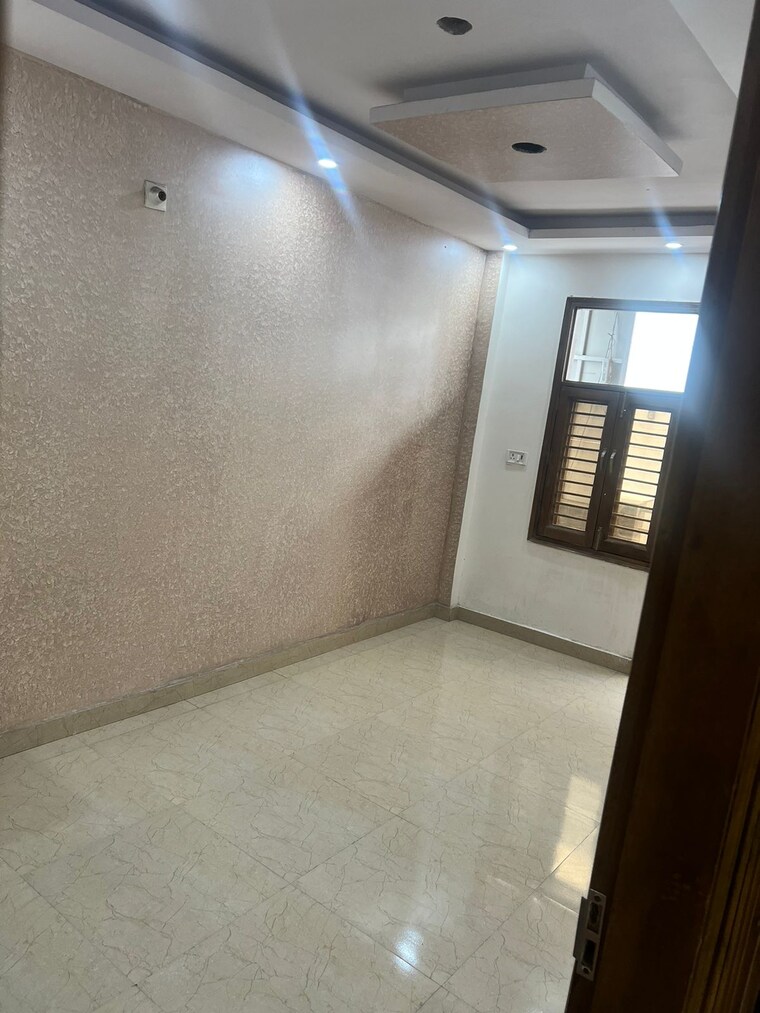 Room, krishna park 2.5 Bedroom 800 Sq.Ft. Builder Floor In Krishna Park Delhi 8851126