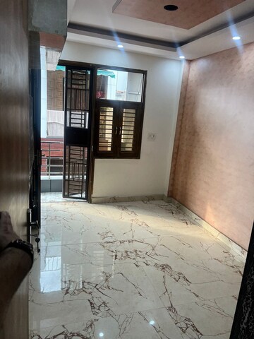 Bedroom in 2.5 BHK Builder Floor at Krishna Park – for Sale