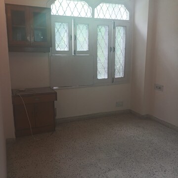 Room in 2 BHK Builder Floor at Eros Garden Villas, Charmwood Village – for Rent