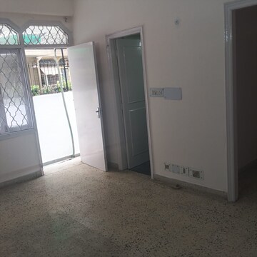 Room in 2 BHK Builder Floor at Eros Garden Villas, Charmwood Village – for Rent