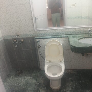 Bathroom in 2 BHK Builder Floor at Eros Garden Villas, Charmwood Village – for Rent